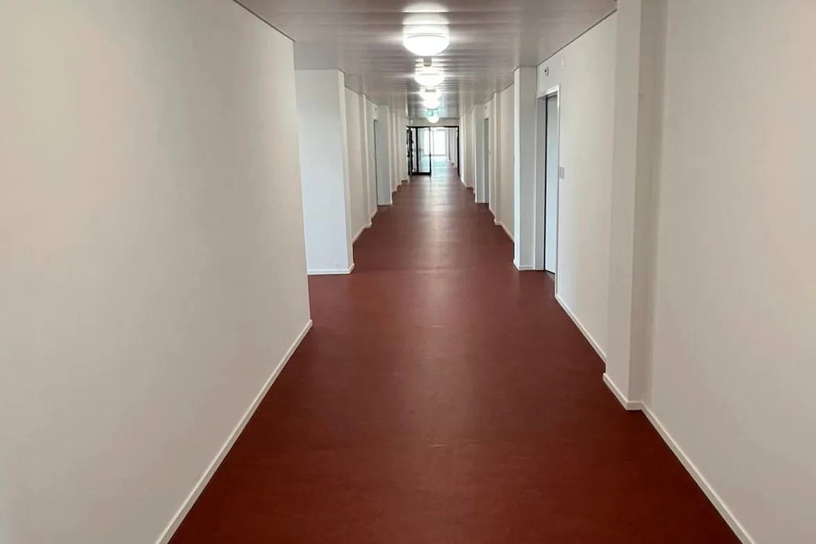 Bodenreinigung nachher SSS Büroreinigung